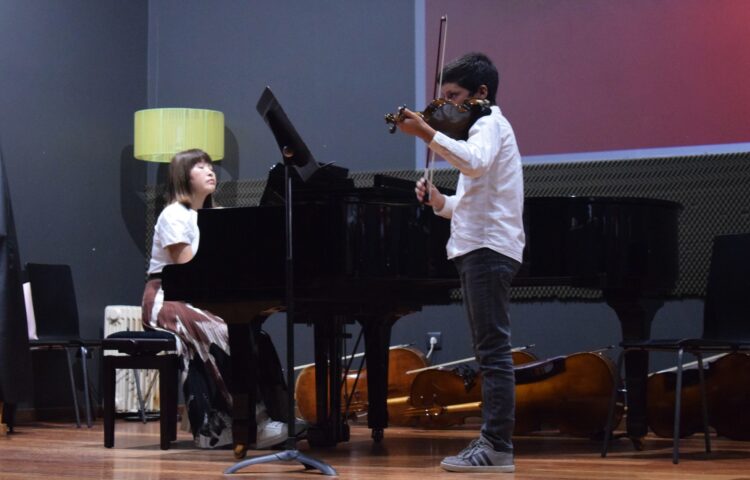 SAMP cria laboratório para instrumentos de cordas friccionadas
