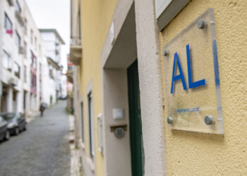 Oposição pede suspensão de novas licenças de alojamento local em Leiria