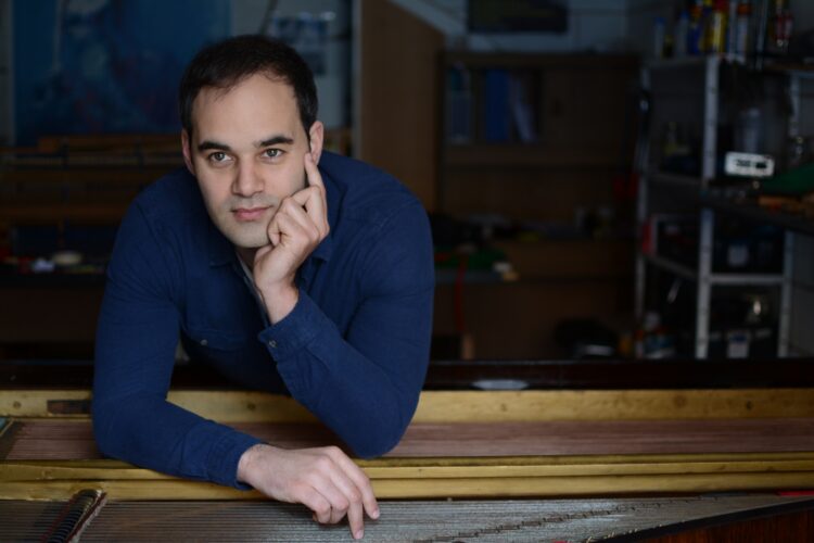 André Barros. Novo álbum para editora de Barcelona e um violino com 400 anos