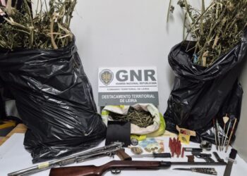 GNR detém homem por posse de armas proibidas e tráfico de estupefacientes em Leiria