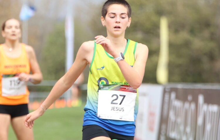 Maria Jesus é campeã nacional de corta-mato em sub-18
