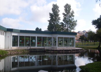 Edifício abandonado no Parque Mártires do Colonialismo é abrigo de toxicodependentes