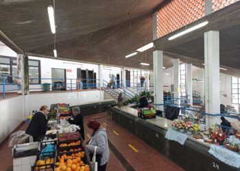 Prometidas há anos, obras no mercado de  Porto de Mós aguardam por financiamento