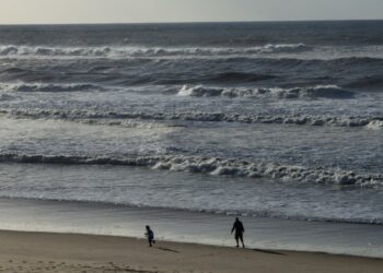 Buscas na Praia do Pedrógão por pessoa desaparecida no mar (EM ACTUALIZAÇÃO)