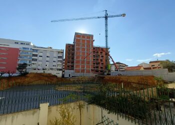 Moradores contestam construção  de prédio com 11 pisos em Leiria