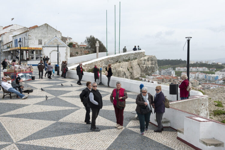 Nazaré discute aplicação de taxa turística