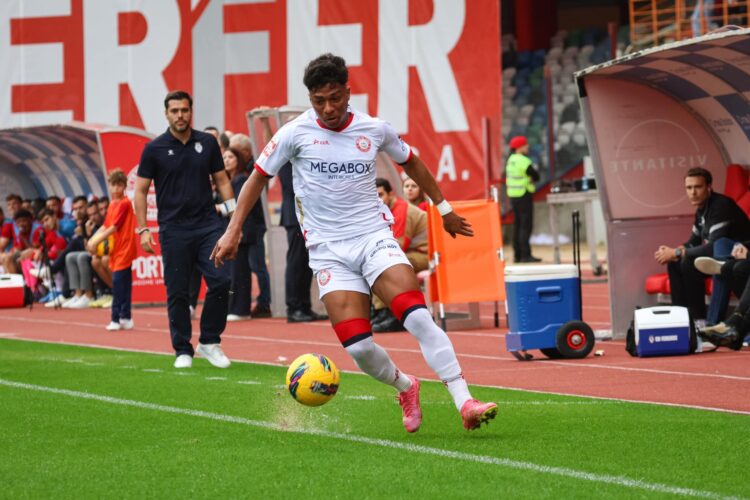 União de Leiria vence o Feirense na estreia de Silas no campeonato