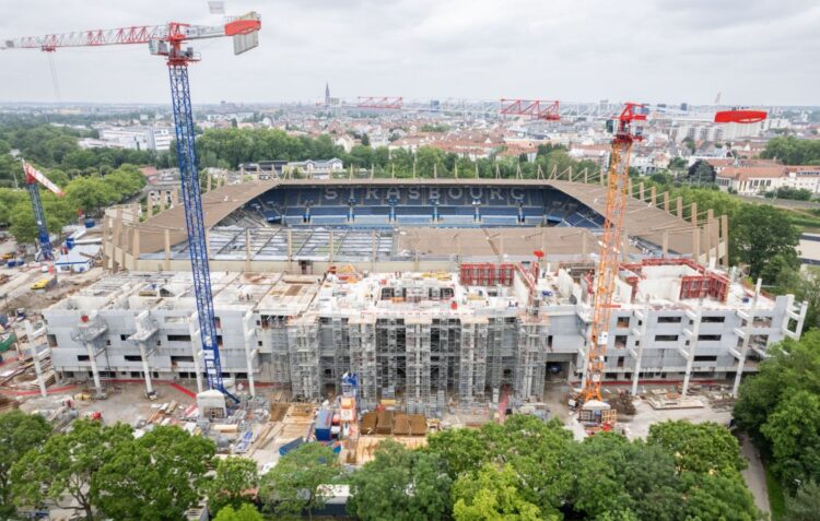 Blocotelha reutiliza fuselagens de aviões para renovar estádio do Racing Club de Strasbourg Alsace