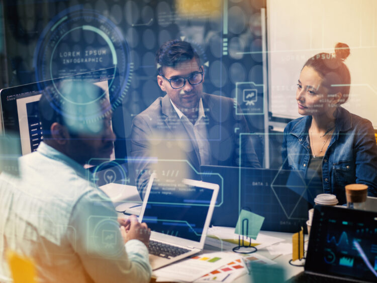 Inteligência artificial já está a roubar empregos. Mas também está a criar novos