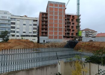 Câmara de Leiria anuncia alteração de projecto de prédio alvo de contestação