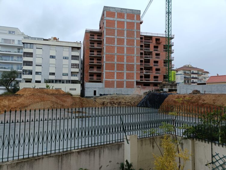 Câmara de Leiria anuncia alteração de projecto de prédio alvo de contestação