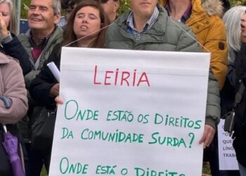 Surdos denunciam falta de resposta dos serviços públicos
