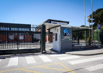 Tecto da Escola Básica e Secundária da Maceira danificado pelo vento