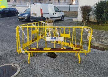 Moradora reclama de abatimento de estrada em Leiria