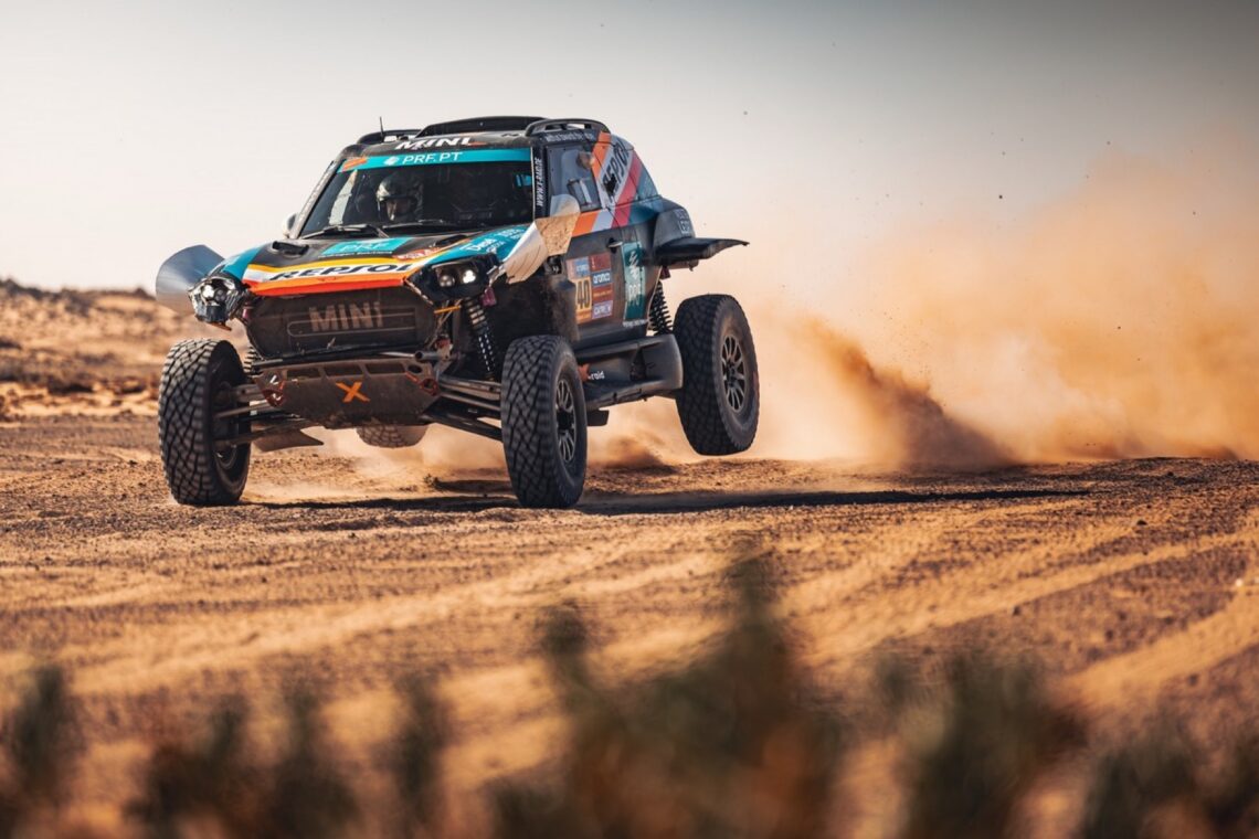 Dakar: João Ferreira reduz distância dos adversários e mantém o 9.º lugar na geral
