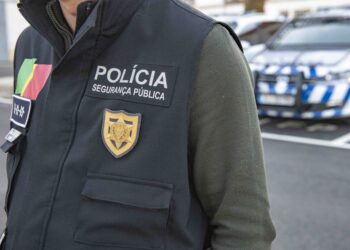 Homem continuou a praticar roubos após 17 anos de prisão e voltou a ser detido pela PSP