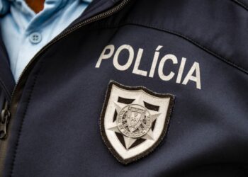 Menores furtam roupa em loja de Pombal