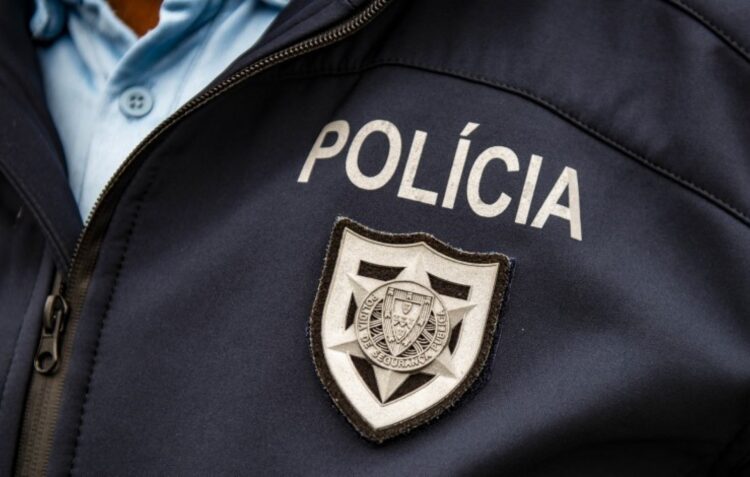 Menores furtam roupa em loja de Pombal