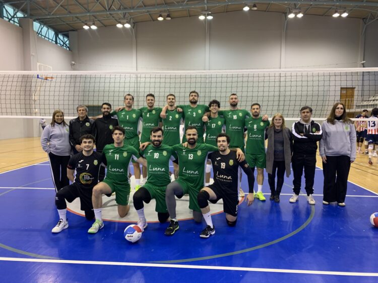 Elas mandam no voleibol, mas estes rapazes querem regressar à 1.ª divisão