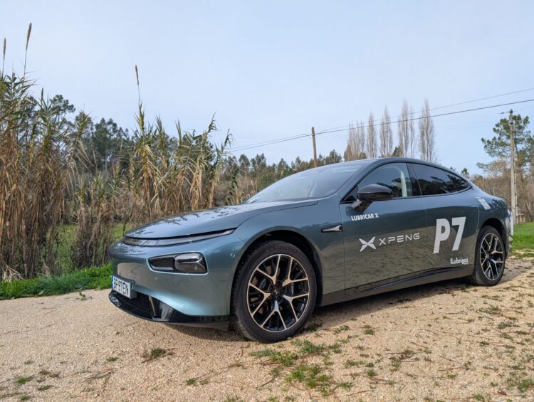 Xpeng P7 Performance AWD, requinte e desempenho marcados pela tecnologia