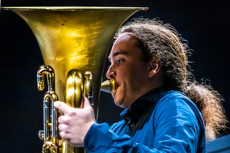 Tubista José Guilherme Neves ganha lugar na Orquestra Jovem da União Europeia