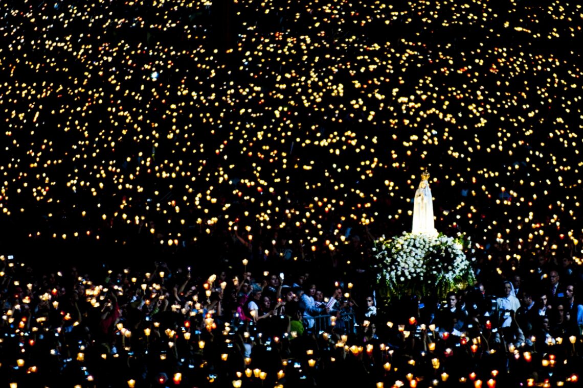 Procissão das velas é um dos ritos mais emblemáticos de Fátima