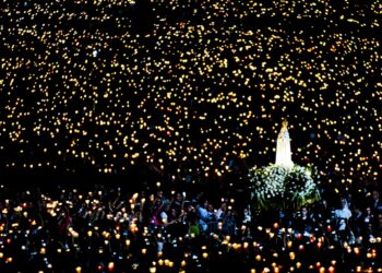 Santuário de Fátima passa a realizar procissão das velas todos os dias