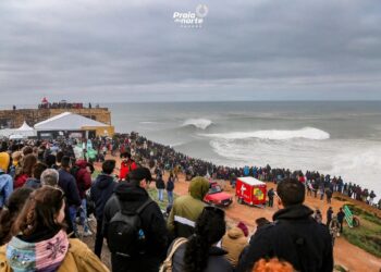 Dupla de Nicolau von Rupp e francês Clement Roseyro vence Nazaré Challenge