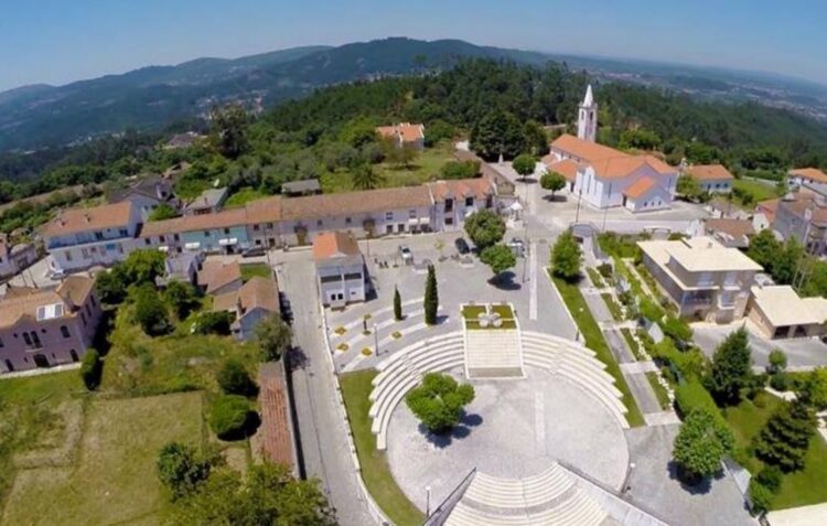 Maçãs de Dona Maria redescobre as suas raízes culturais
