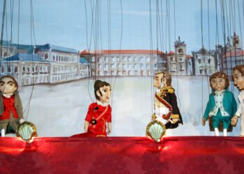 Marionetas. Um palco de 360 graus para viajar até ao Brasil com D. João VI