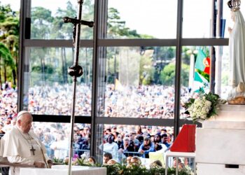 Jovens portugueses vão rezar em Fátima pelo Papa Francisco