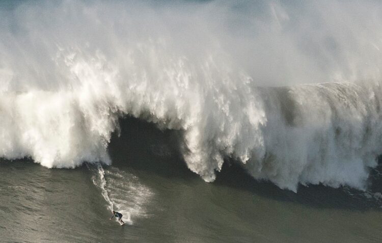 Nazaré recebe amanhã prova de ondas gigantes da Liga Mundial de Surf