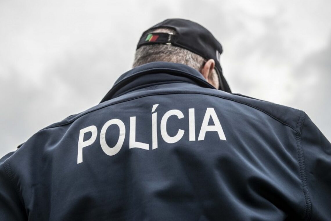 Adepto foge das autoridades após agredir polícia e ameaçá-lo de morte