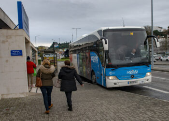 Rápida transportou em média três passageiros  por viagem no primeiro ano de funcionamento