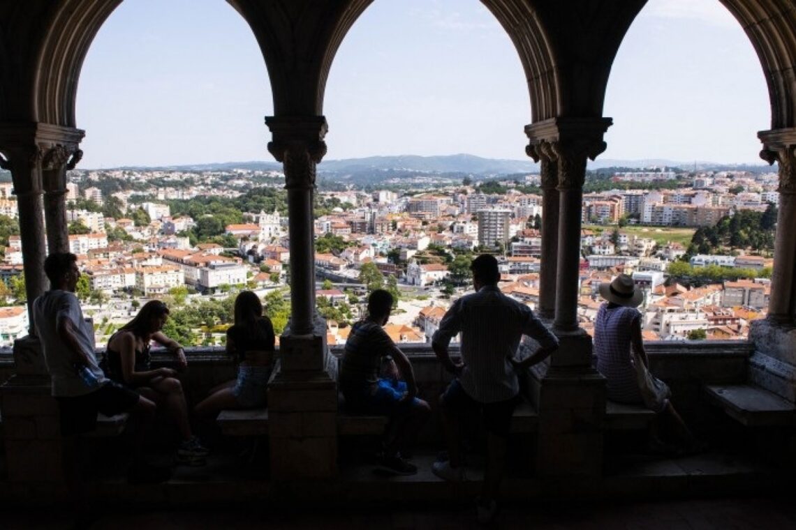Hoje também se brinca ao carnaval no castelo de Leiria