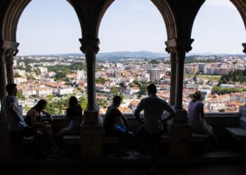 Hoje também se brinca ao carnaval no castelo de Leiria