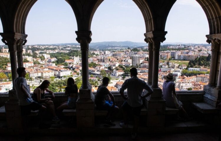 Hoje também se brinca ao carnaval no castelo de Leiria