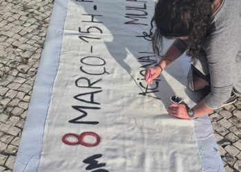Leiria adere à manifestação pelas mulheres
