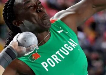Auriol Dongmo ganha medalha de bronze nos europeus de pista coberta