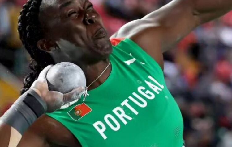 Auriol Dongmo ganha medalha de bronze nos europeus de pista coberta