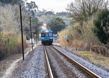 Marinha Grande quer  comboios e estação  fora da cidade