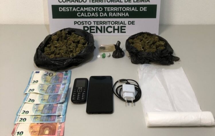 Jovem agrediu mulher e fica detido com pulseira electrónica em Peniche