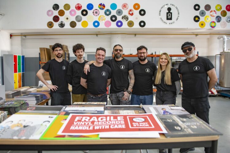 Grama. Leiria tem a única fábrica que prensa discos de vinil em Portugal