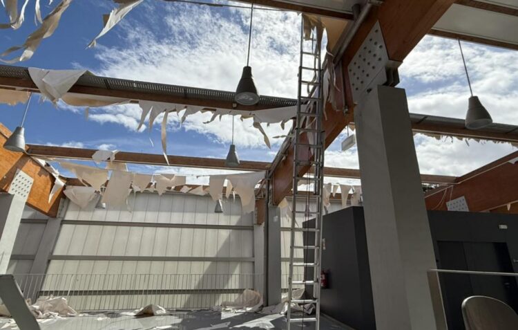 Mau tempo destruiu cobertura do pavilhão das Meirinhas, em Pombal