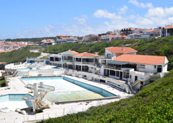 Homem cai e sofre ferimentos graves nas Piscinas de São Pedro de Moel