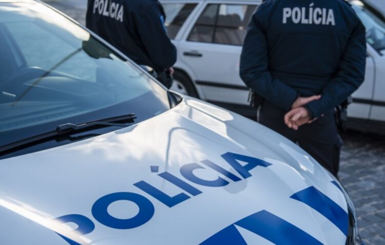 PSP detém imigrante ilegal com antecedentes criminais em Caldas da Rainha