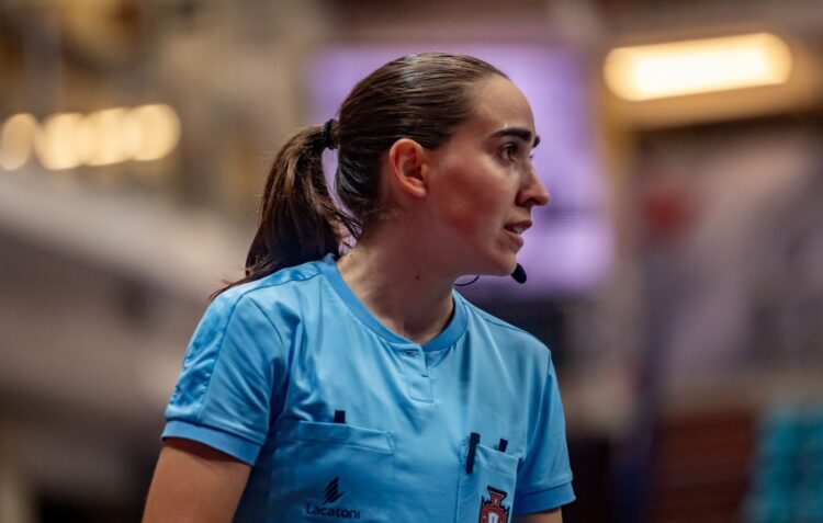 Árbitra Rita Ferraz estreia-se em jogos internacionais