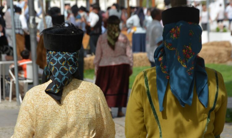 Folk In 1000. Ranchos folclóricos reunidos na maior dança da Alta Estremadura