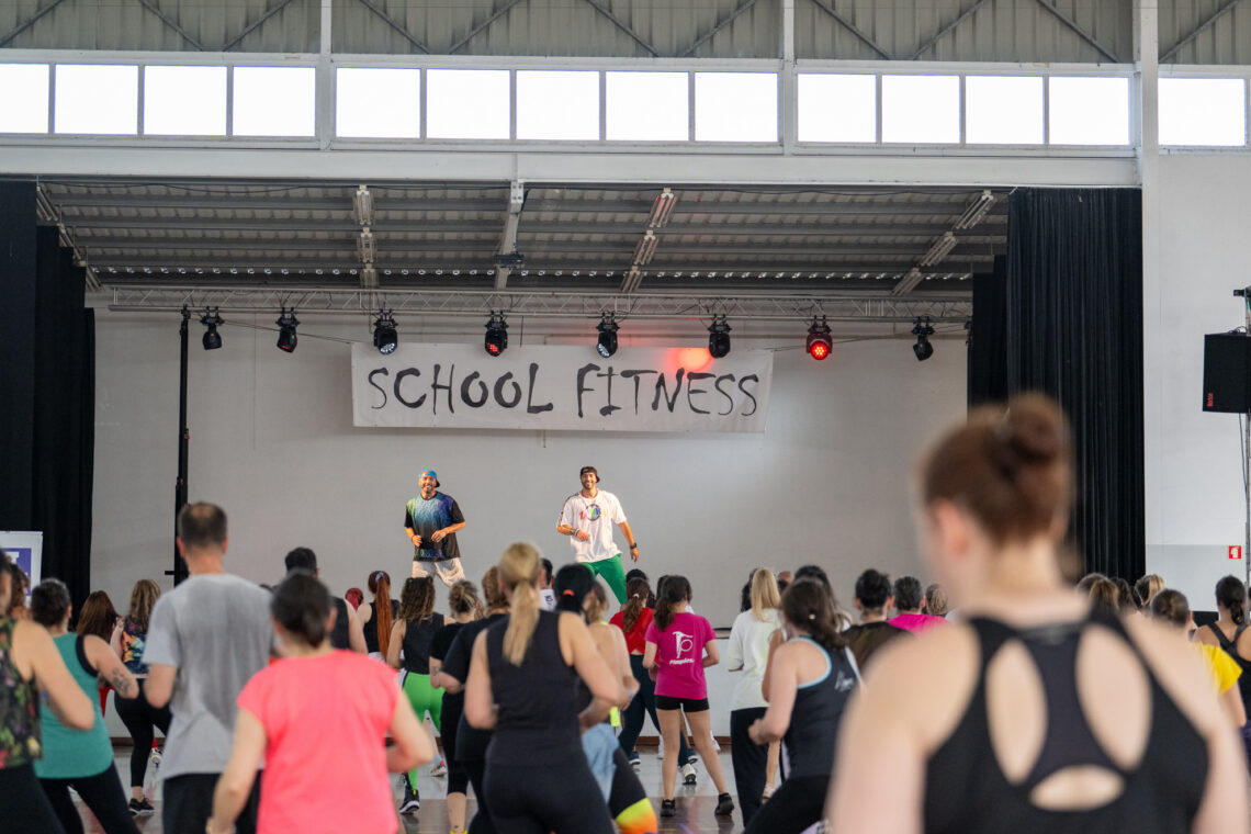 School Fitness reuniu mais de 500 participantes durante 10 horas de dança e ritmo