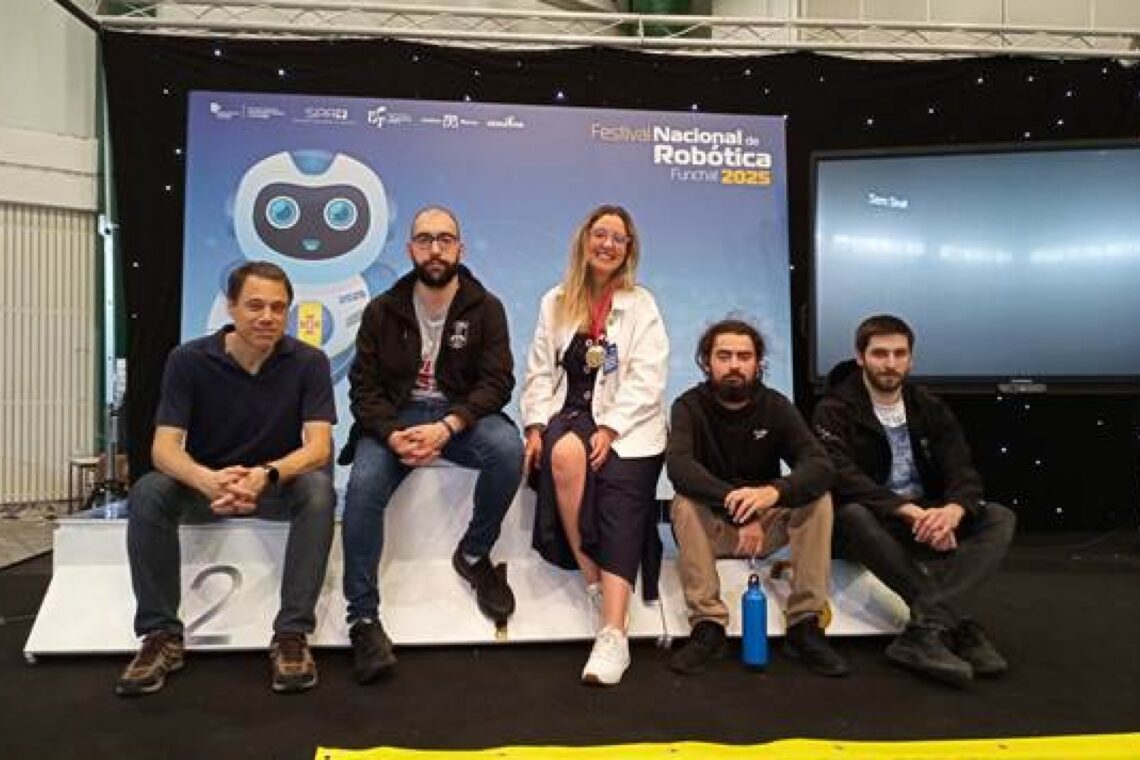 Estudantes da Escola Superior de Tecnologia e Gestão de Leiria vencem Festival Nacional de Robótica 2025